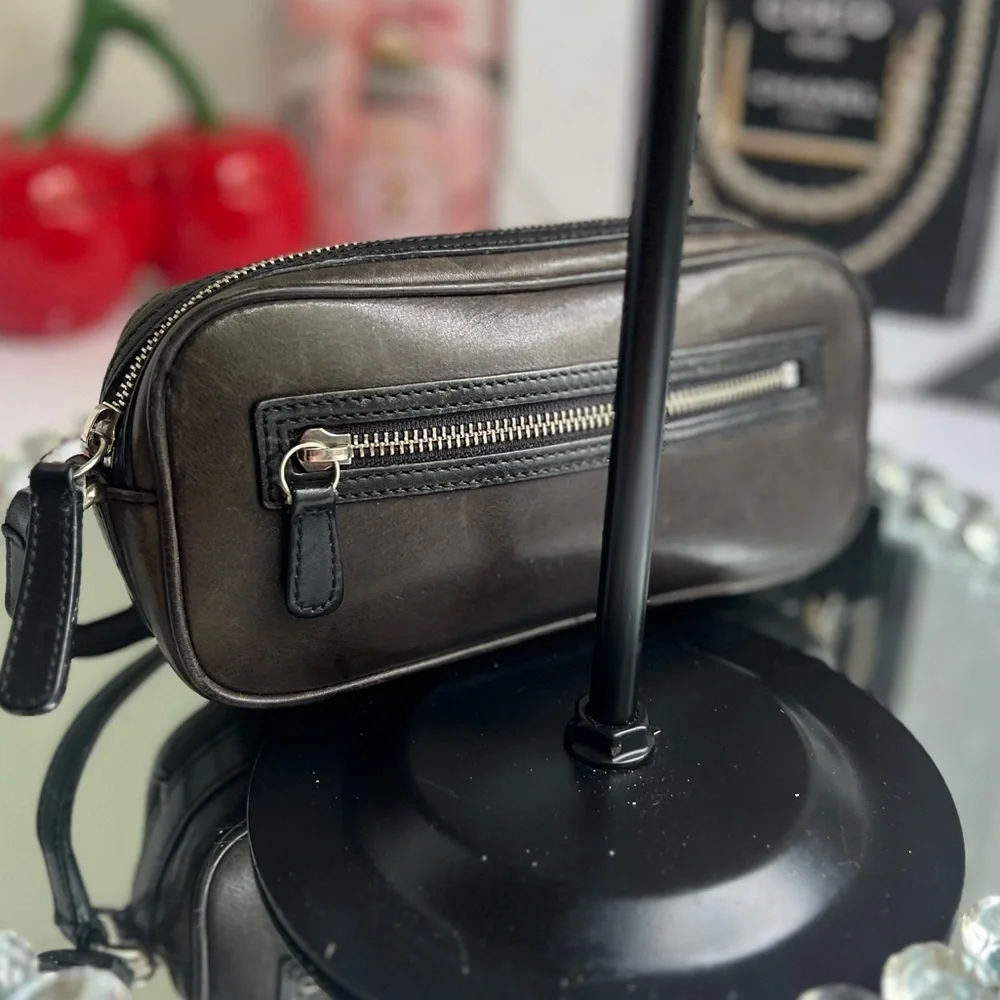 COACH vintage dark brown Leather  crossbody bag